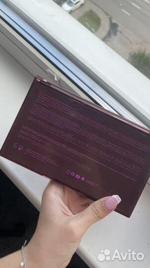 Палетка теней huda beauty