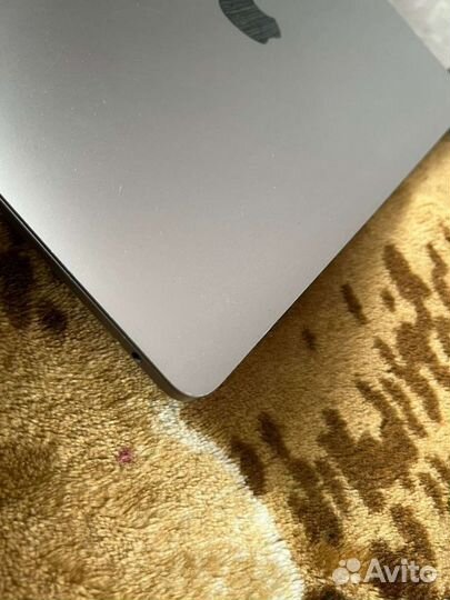 MacBook Pro 13 2017г, 256gb SSD