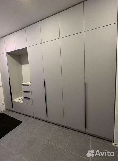 Современный шкаф