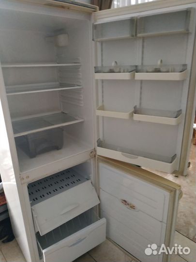 Холодильник бу Атлант