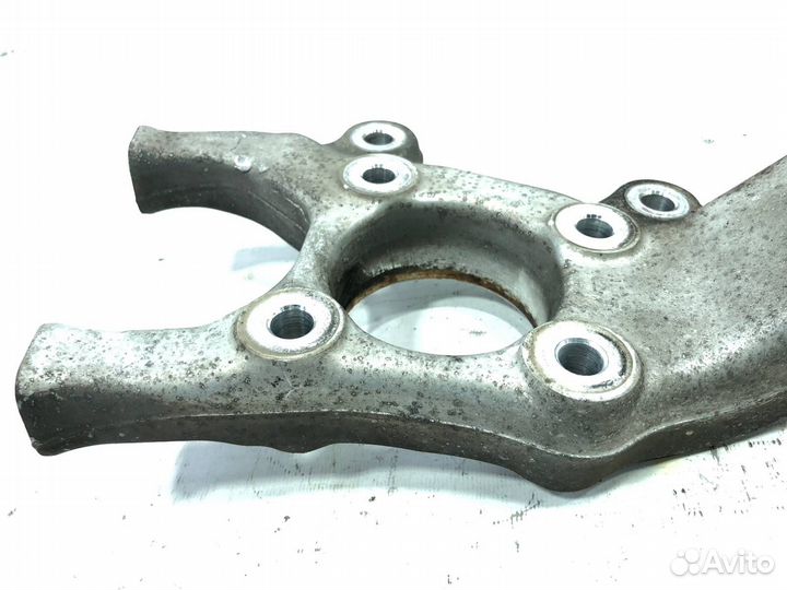 Кулак поворотный передний левый Lexus Gs430 UZS190