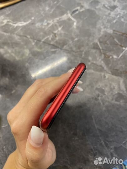 Телефон iPhone 8 64 gb
