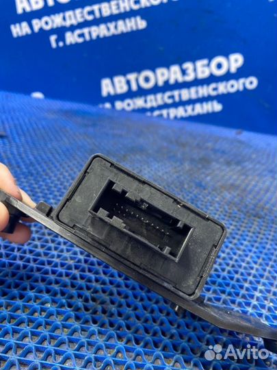 Блок управления светом Opel Astra H универсал 2008