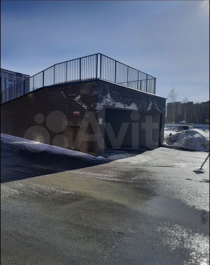 Машиноместо, 14 м²