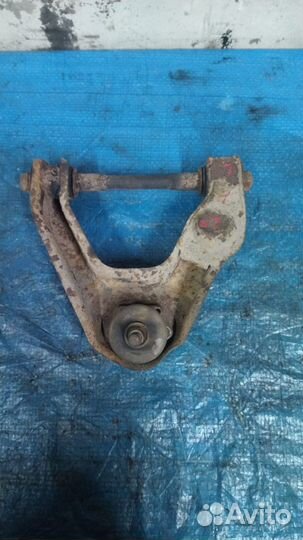 Рычаг верхний левый Nissan Terrano VG30E, VG30I