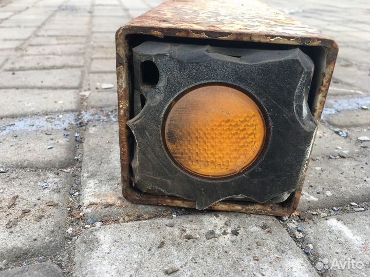 1020256 Брус противоподкатный с заглушками Шмитц