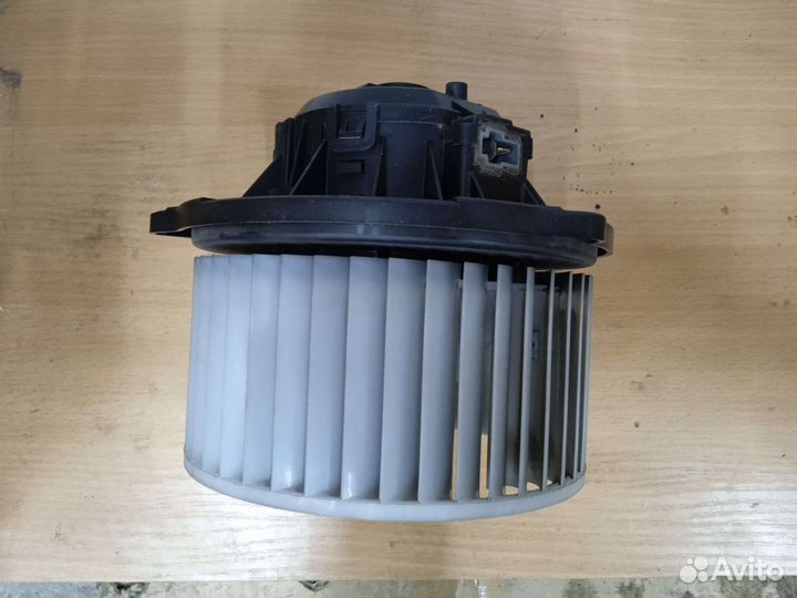 Моторчик печки Kia Ceed 2 JD