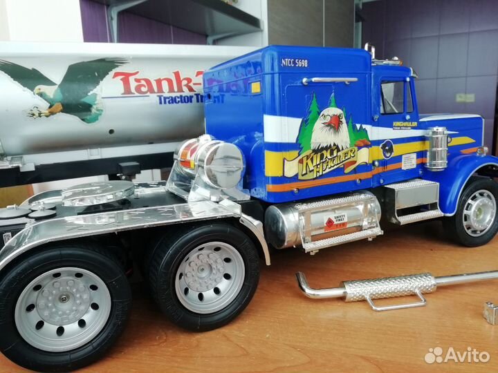 Тягач фредлайнер