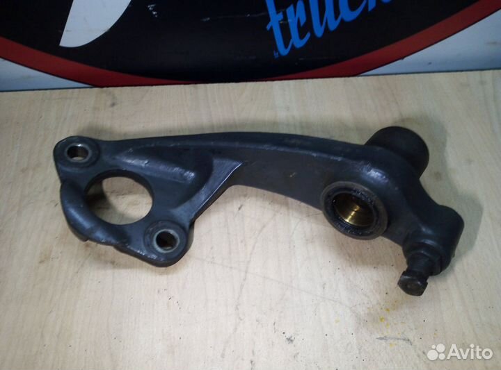 Кронштейн тормозного вала левый Scania 1737788