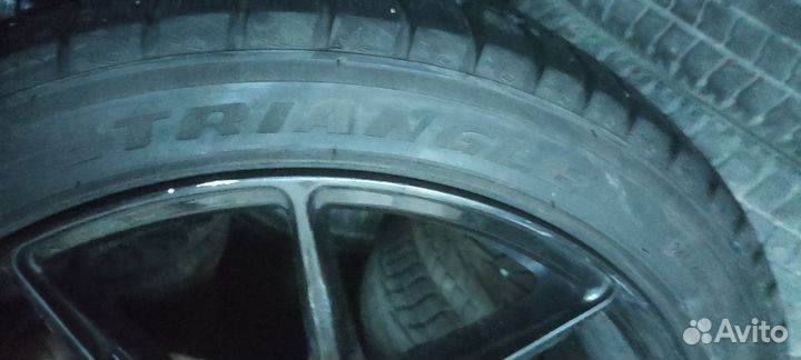 Triangle Snowlink TWT02 245/40 R19