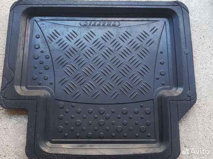 Коврики для машин универсал