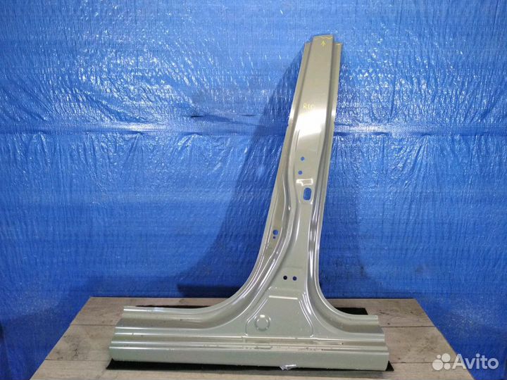 Стойка левой двери Киа Рио 4