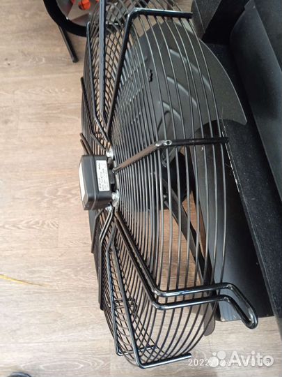 Мощный осевой вентилятор YWF-630S