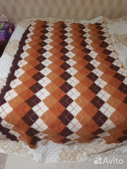 Пледы и покрывало бу