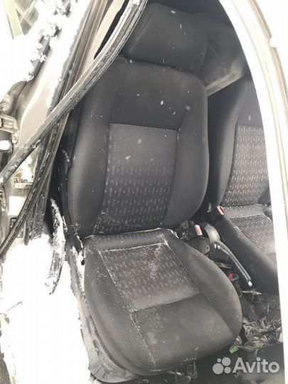 Сиденья комплект передняя Ford Mondeo 3 лифтбек