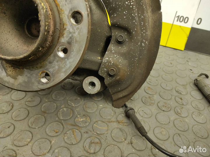 Кулак поворотный передний левый Bmw 320I E90