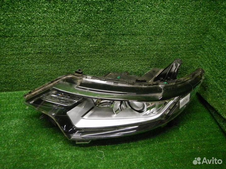 Фара левая Mitsubishi Outlander