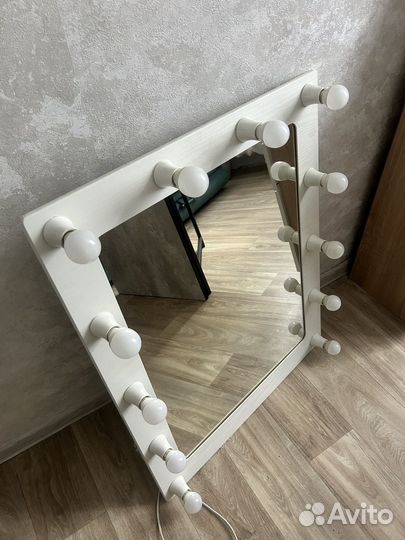 Гримерное зеркало