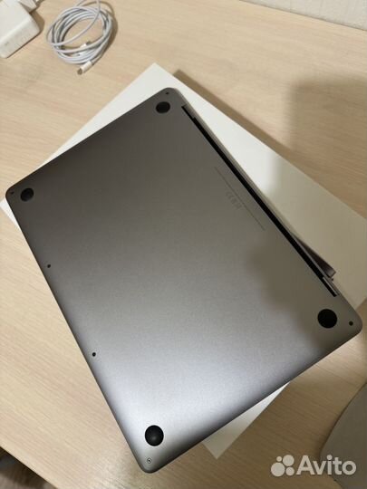 MacBook Pro 13 2019 touch bar