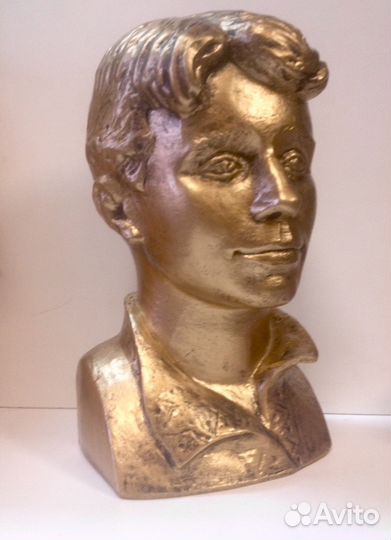 Бюст С. Есенина 22 см. Гипс