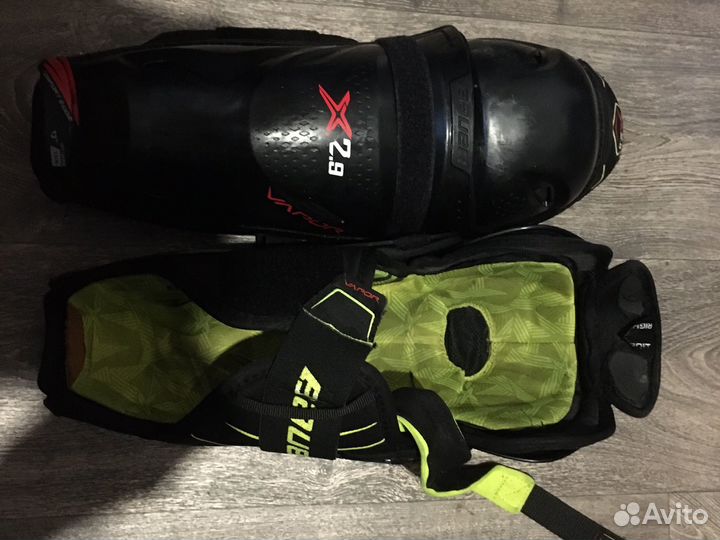 Коньки хоккейные размер6д и щитки размер13