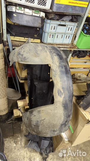 Подкрылок Volvo S60