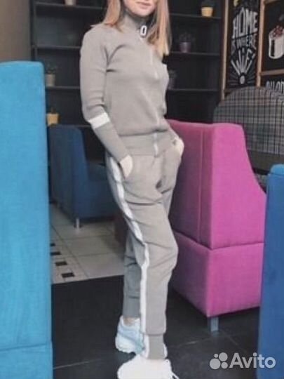 Костюм женский