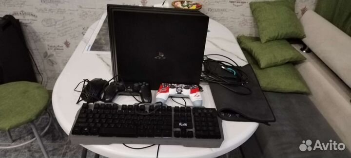 Sony playstation PS4 pro 1tb