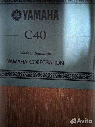 Классическая гитара yamaha C40