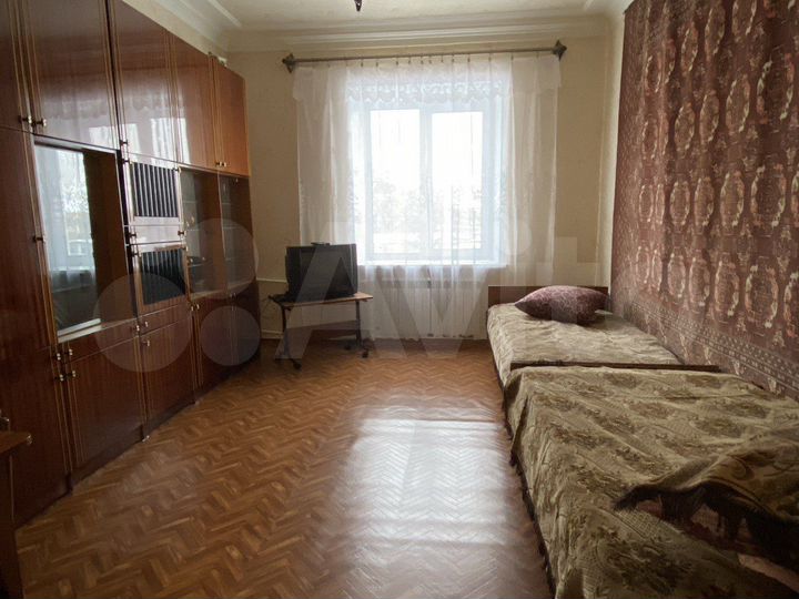 2-к. квартира, 65 м², 2/4 эт.