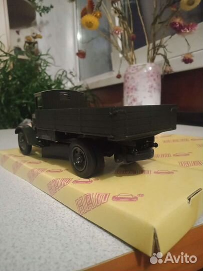 Модель грузовика 1/43 Я-4