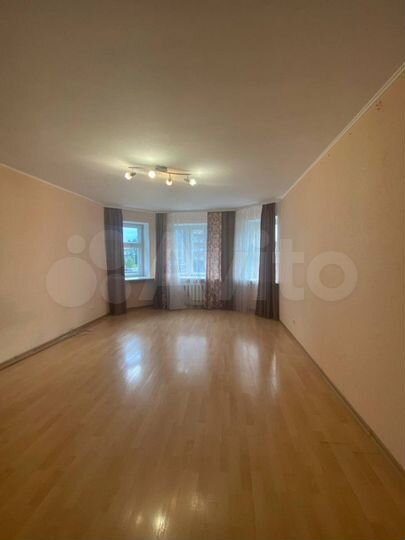 2-к. квартира, 60 м², 2/10 эт.