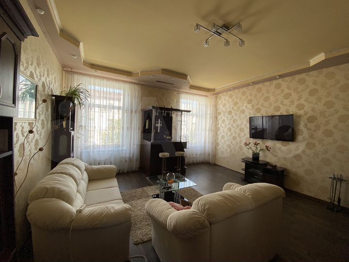 3-к. квартира, 102 м², 3/3 эт.