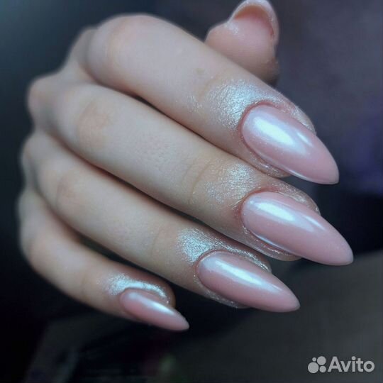 Модель на маникюр