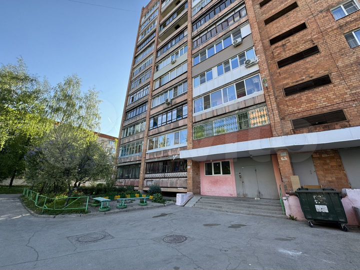 4-к. квартира, 70,5 м², 1/12 эт.