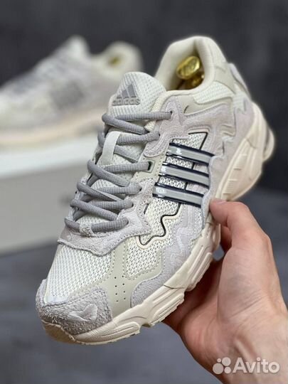 Кроссовки мужские Adidas Bad bunny Response CL