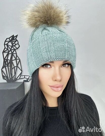 Шапка с натуральным помпоном