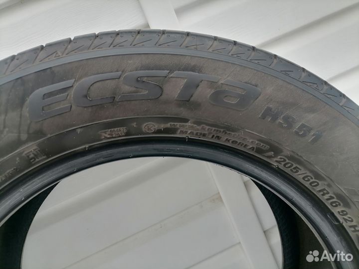 Kumho Ecsta HS51 205/60 R16 92H