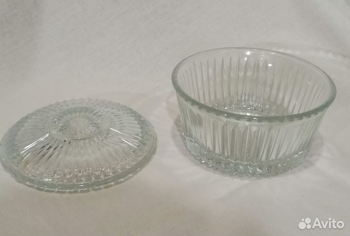 Стеклянная сахарница с крышкой, СССР