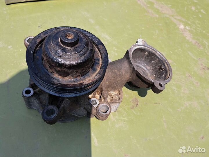 Помпа на Renault Safrane 3.0i 1992 г.в