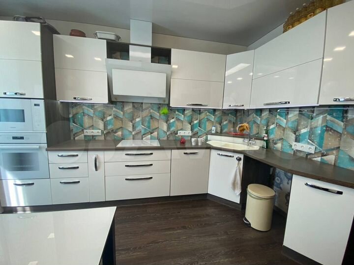 2-к. квартира, 70,2 м², 9/11 эт.