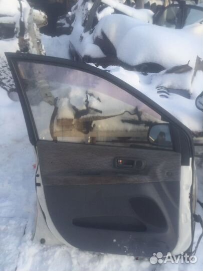 Дверь левая передняя Toyota Ipsum