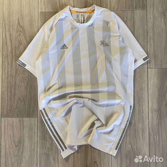Футболка Adidas Vintage