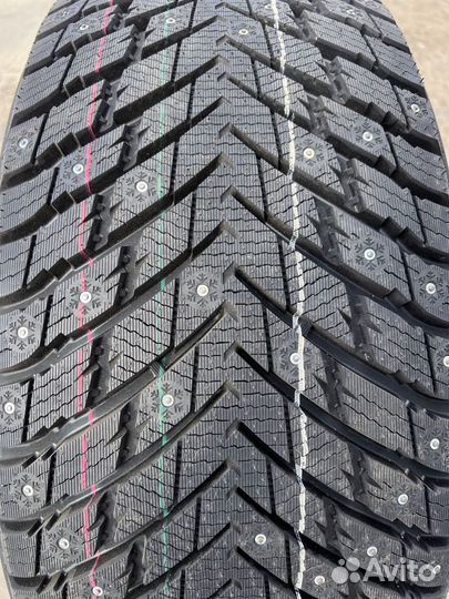 Zmax Winternova Stud II 255/45 R19 83H