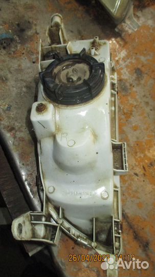 Фара правая Toyota Corolla E100