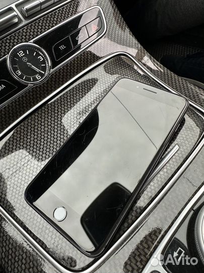 iPhone 8 Plus, 64 ГБ