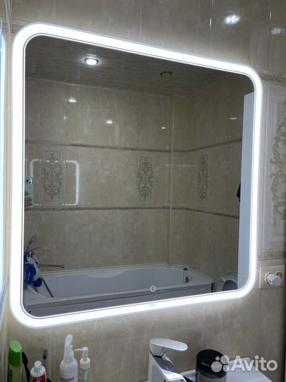 Зеркало с подсветкой для ванной