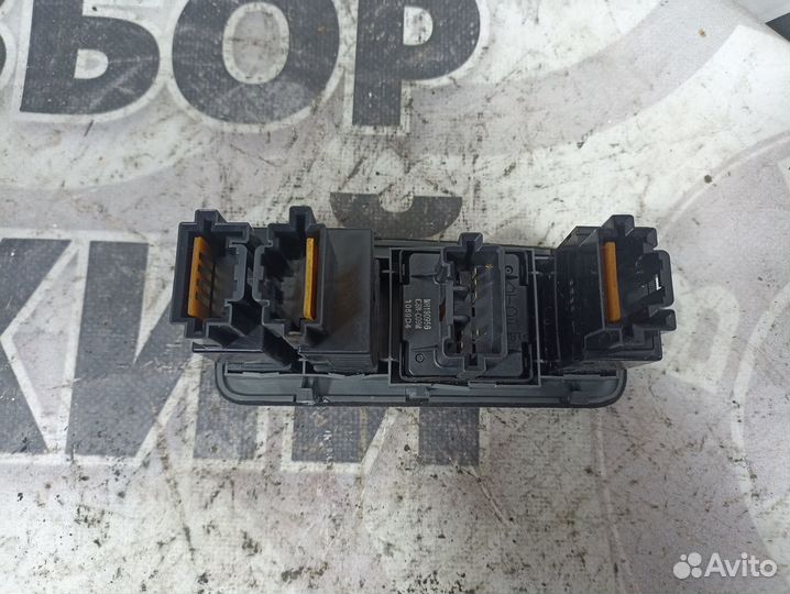 Блок управления Mitsubishi Space Runner 2