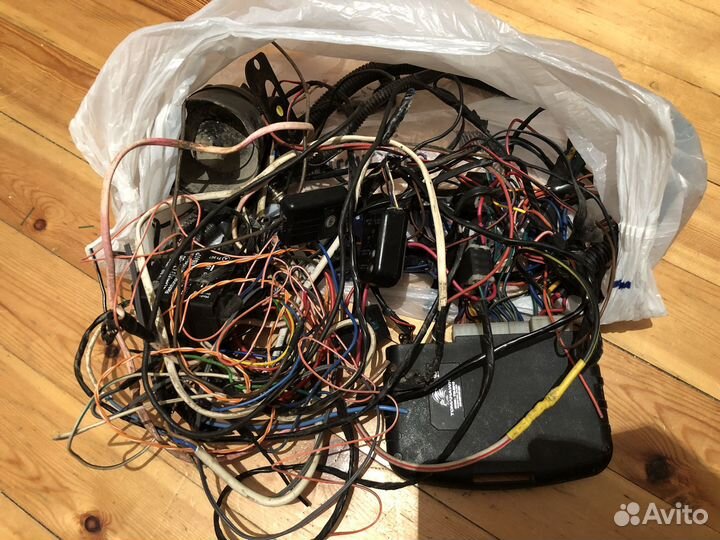 Сигнализация с автозапуском tomahawk 9010