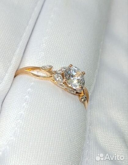Золотое кольцо с камнем 18р